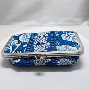 Vera Bradley, Blue Lagoon Kisslock Travel Make up Bag, Plastic Lined, NWOT